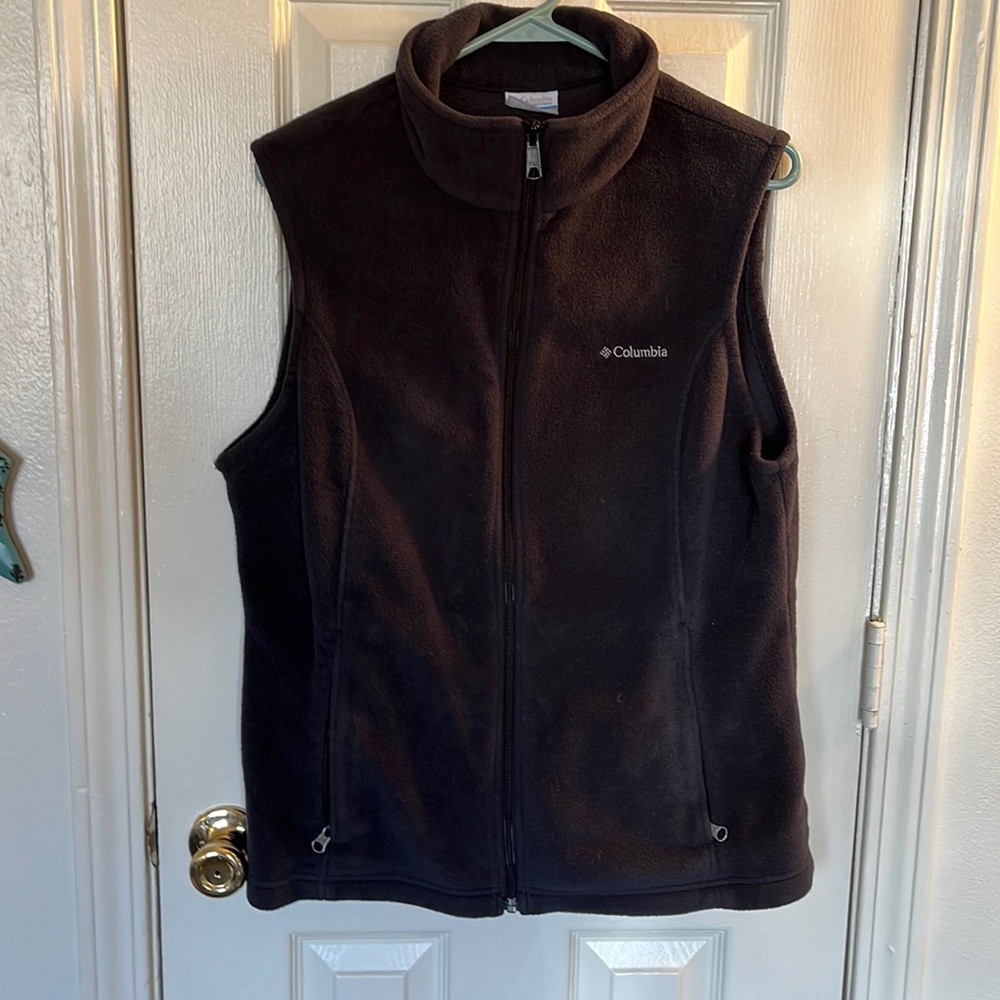 Dark gray Columbia fleece zip vest
